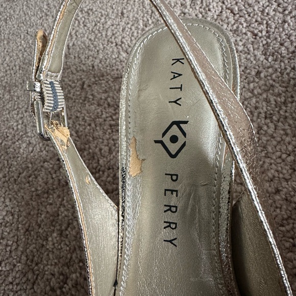 Katy Perry ‘The Adora’ Gold Metallic Slingback Pump - Picture 7 of 7